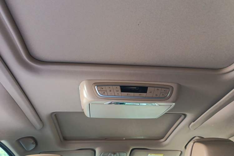 Used Buick GL8 2018 ES 28T Flagship Model China VI Standard Headliner