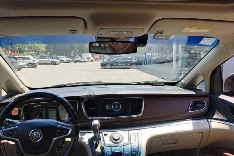 Used Buick GL8 2018 28T Luxury Model China VI Standard Headliner
