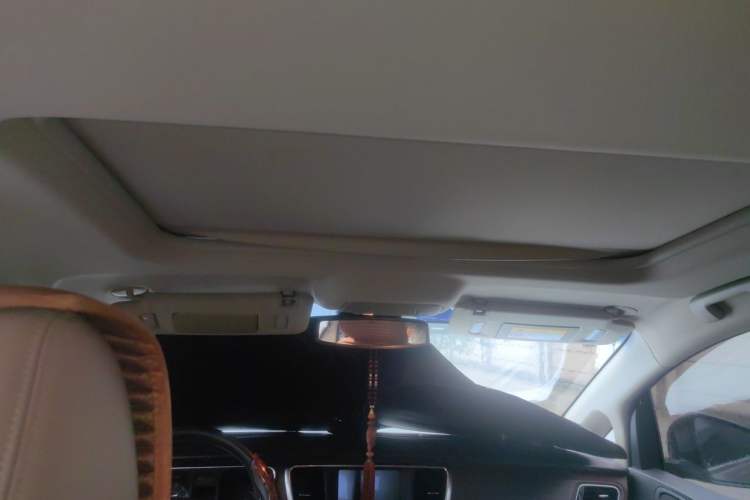 Used Buick GL8 2018 28T Luxury Model China VI Standard Headliner