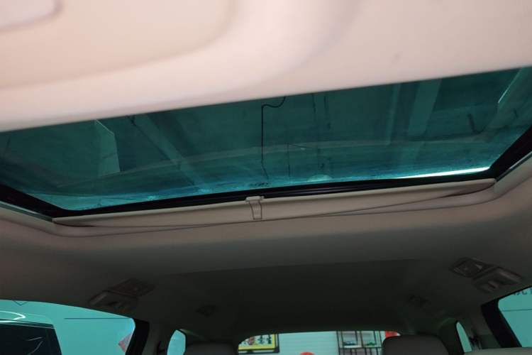 Used Buick GL8 2018 28T Luxury Model China VI Standard Headliner