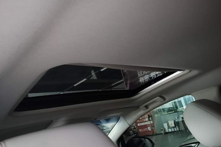 Used Buick GL8 2018 28T Prestige Version China VI Standard Headliner
