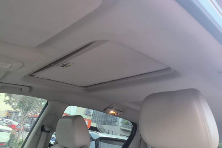 Used Buick GL8 2018 28T Luxury Model China VI Standard Headliner