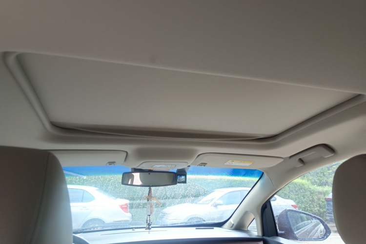 Used Buick GL8 2018 28T Luxury Model China VI Standard Headliner