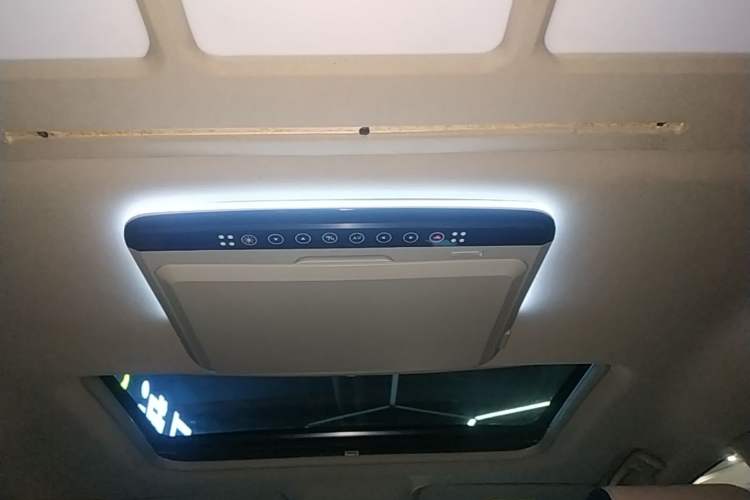 Used Buick GL8 2018 28T Luxury Model China VI Standard Headliner