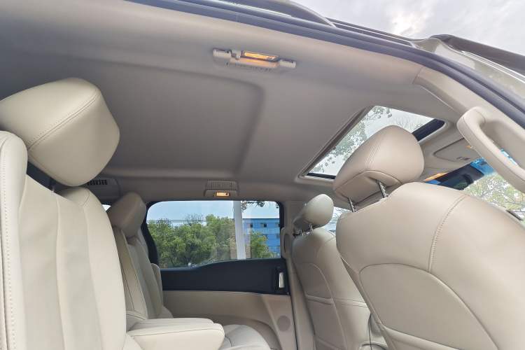 Used Buick GL8 2018 28T Luxury Model China VI Standard Headliner