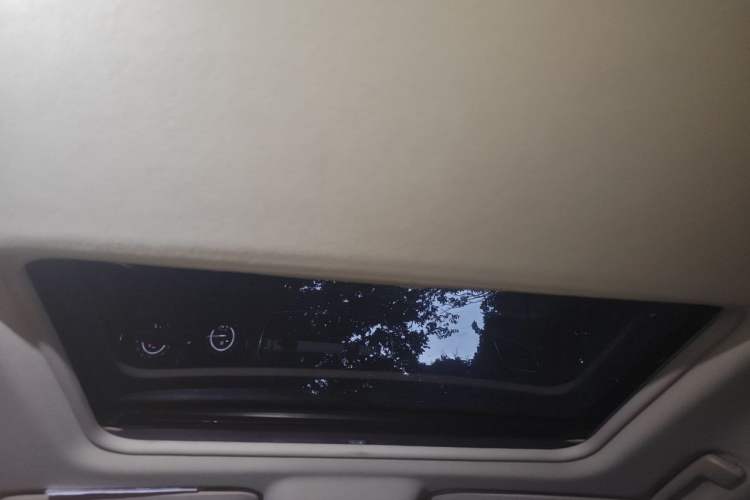 Used Buick GL8 2018 28T Luxury Model China VI Standard Headliner