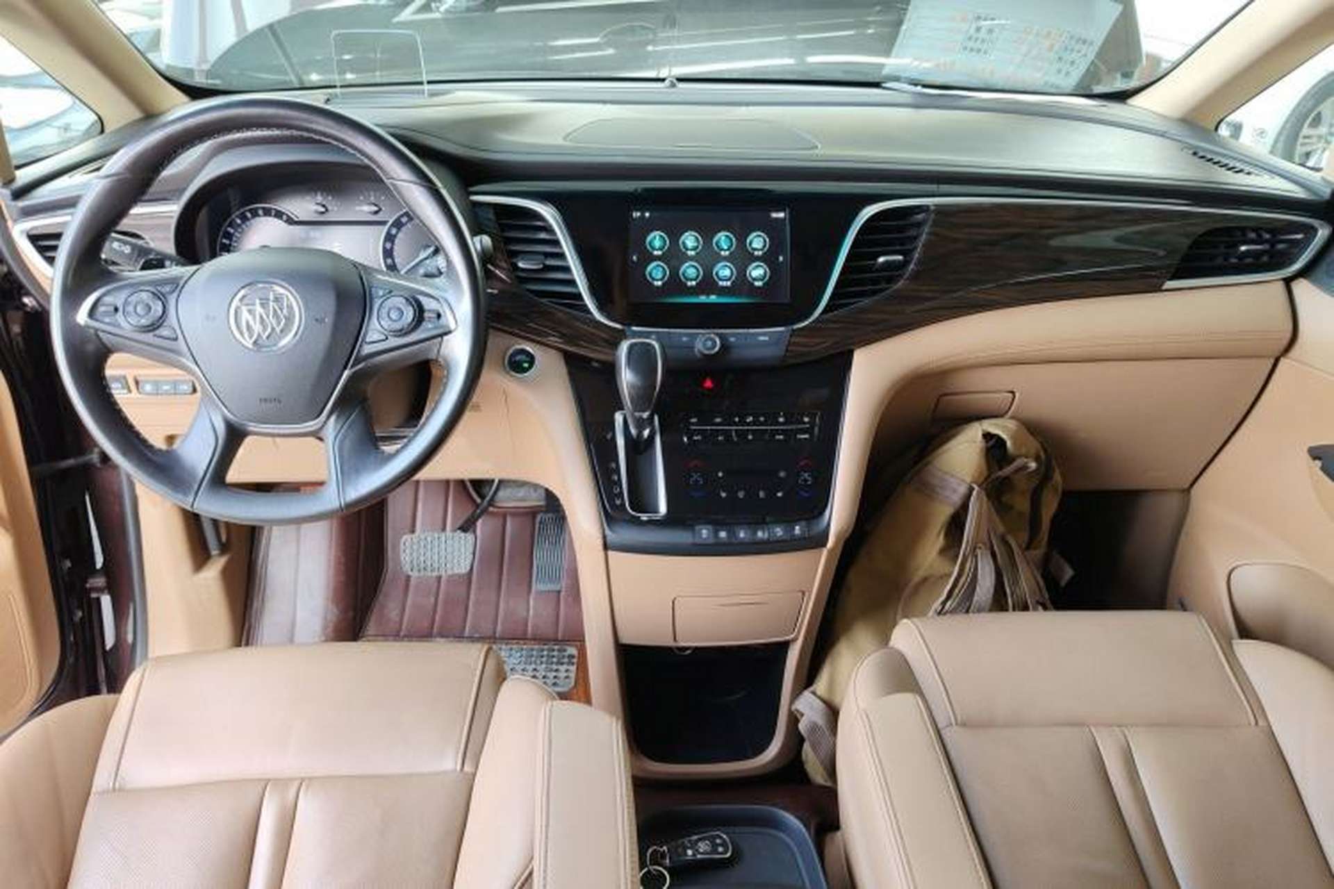 Used Buick GL8 2018 ES 28T Flagship Model China VI Standard Interior 2