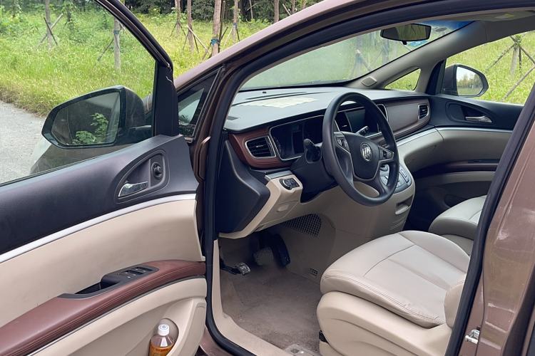 Used Buick GL8 2018 28T Comfort Model China VI Standard Interior 2