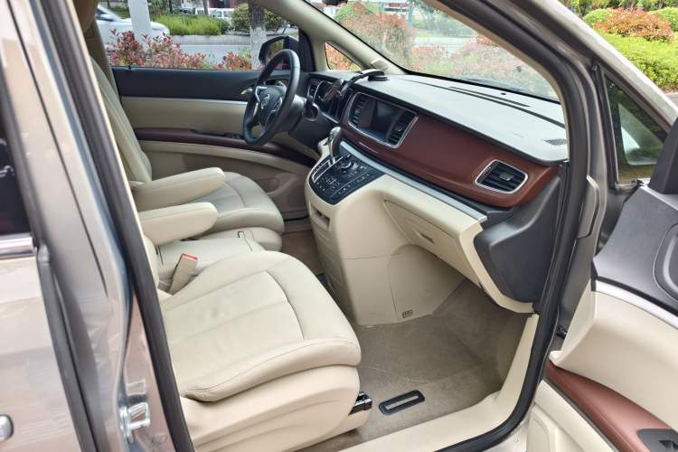 Used Buick GL8 2018 28T Luxury Model China VI Standard Interior 2