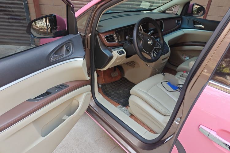Used Buick GL8 2018 28T Luxury Model China VI Standard Interior 3