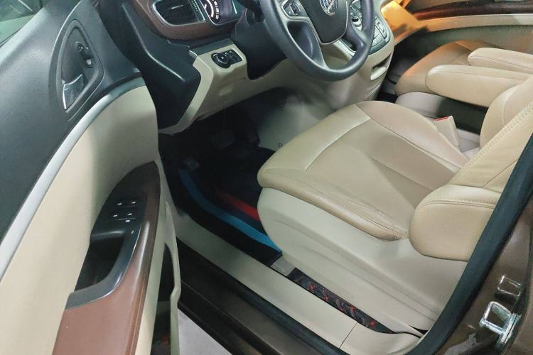 Used Buick GL8 2018 28T Comfort Model China VI Standard Interior 3
