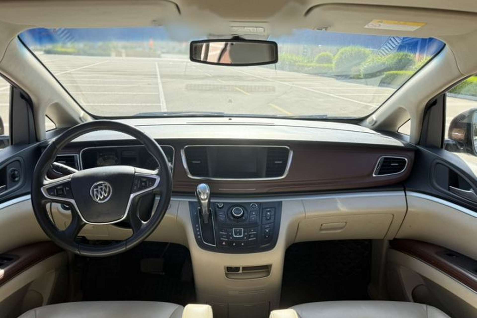 Used Buick GL8 2018 28T Prestige Version China VI Standard Interior 3