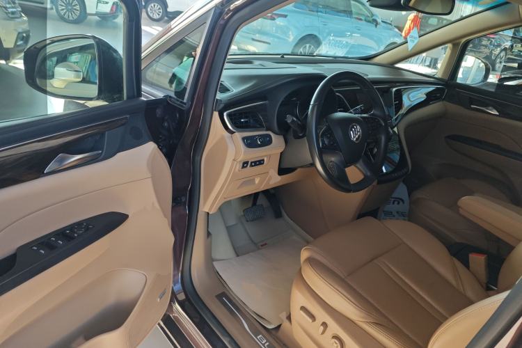 Used Buick GL8 2018 ES 28T Flagship Model China VI Standard Interior 3