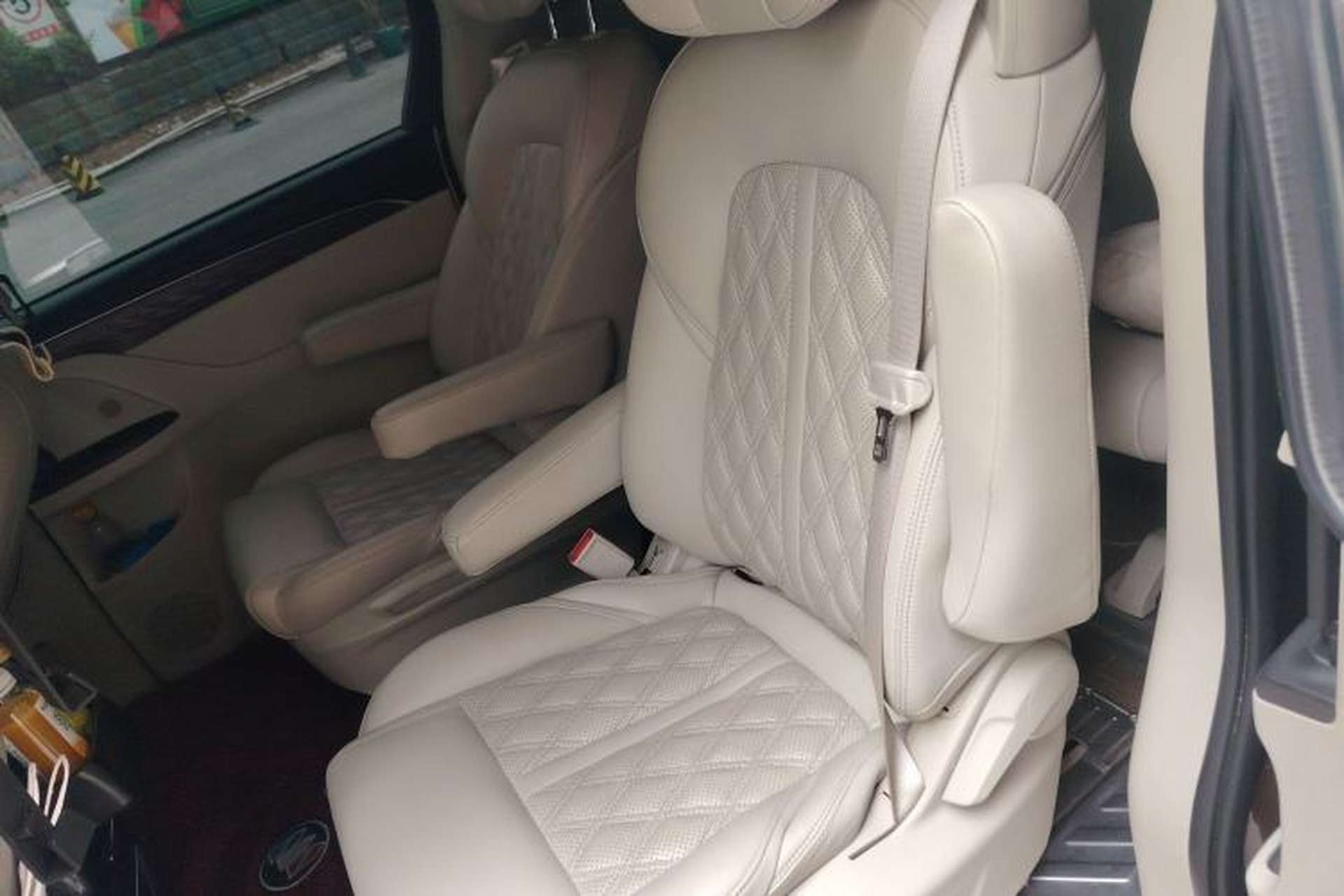 Used Buick GL8 2018 ES 28T Comfort Model China VI Standard Interior 4