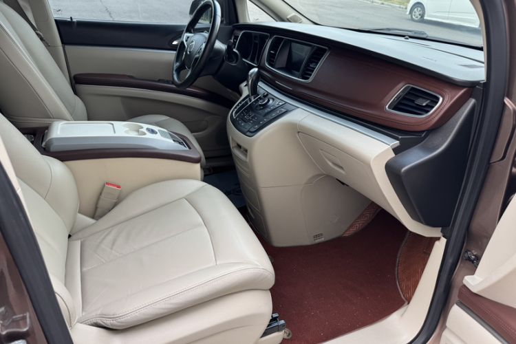 Used Buick GL8 2018 28T Luxury Model China VI Standard Interior 4