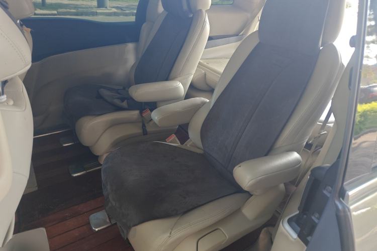 Used Buick GL8 2018 28T Comfort Model China VI Standard Interior 4