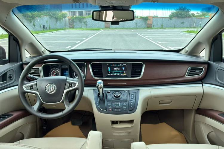 Used Buick GL8 2018 28T Luxury Model China VI Standard Interior 4
