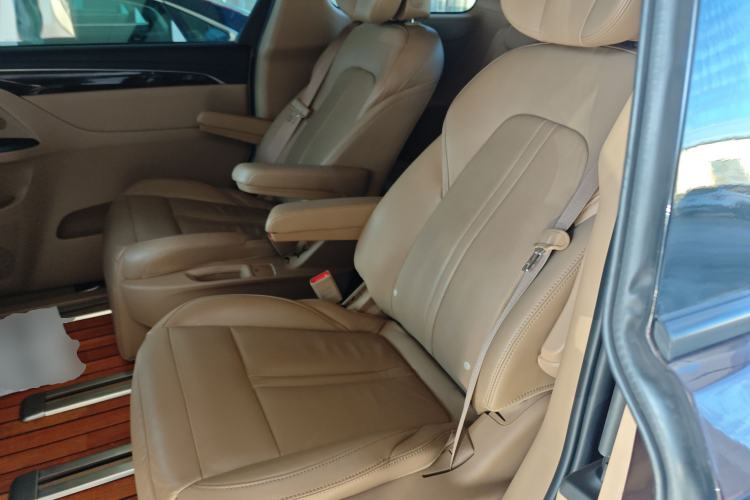 Used Buick GL8 2018 ES 28T Flagship Model China VI Standard Interior 4