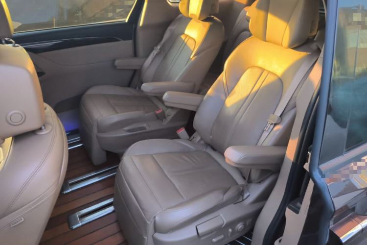 Used Buick GL8 2018 ES 28T Flagship Model China VI Standard Interior 4