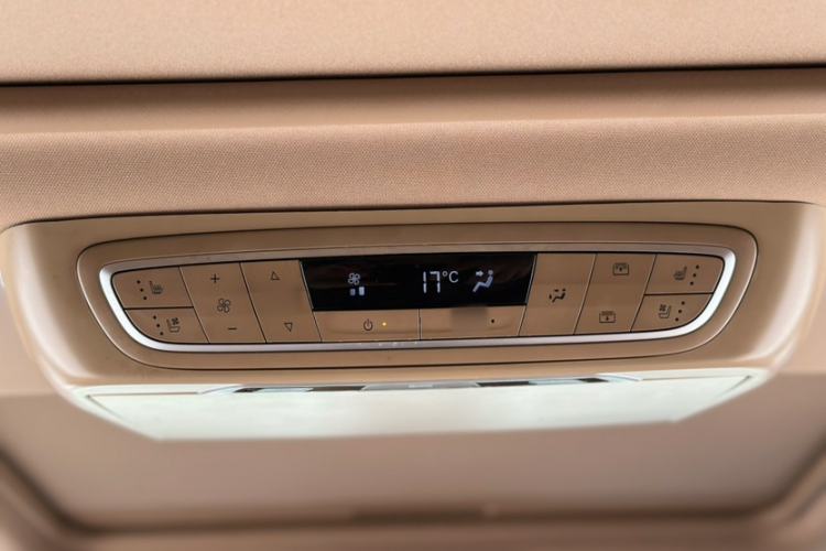 Used Buick GL8 2018 ES 28T Luxury Model China VI Standard Interior 5