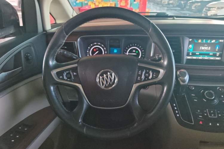 Used Buick GL8 2018 28T Luxury Model China VI Standard Interior 5