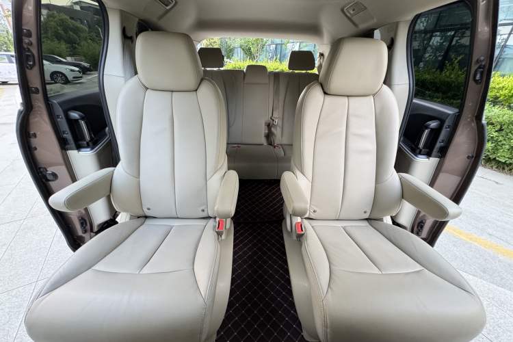 Used Buick GL8 2018 28T Luxury Model China VI Standard Interior 5