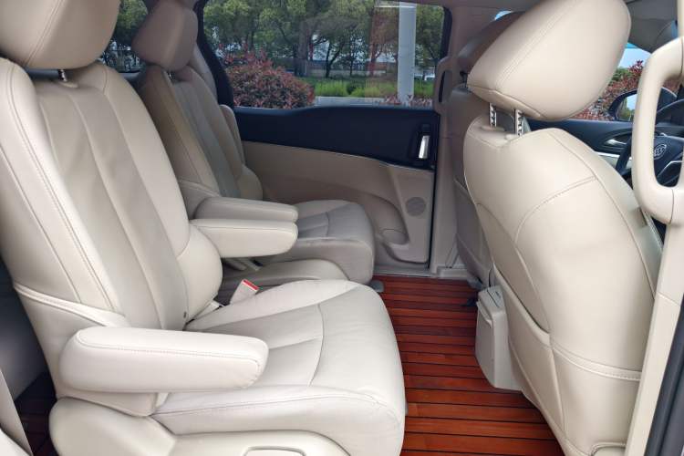 Used Buick GL8 2018 28T Luxury Model China VI Standard Interior 6