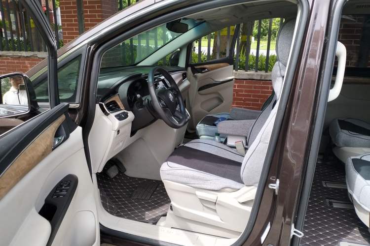 Used Buick GL8 2018 ES 28T Comfort Model China VI Standard Left Front Seat