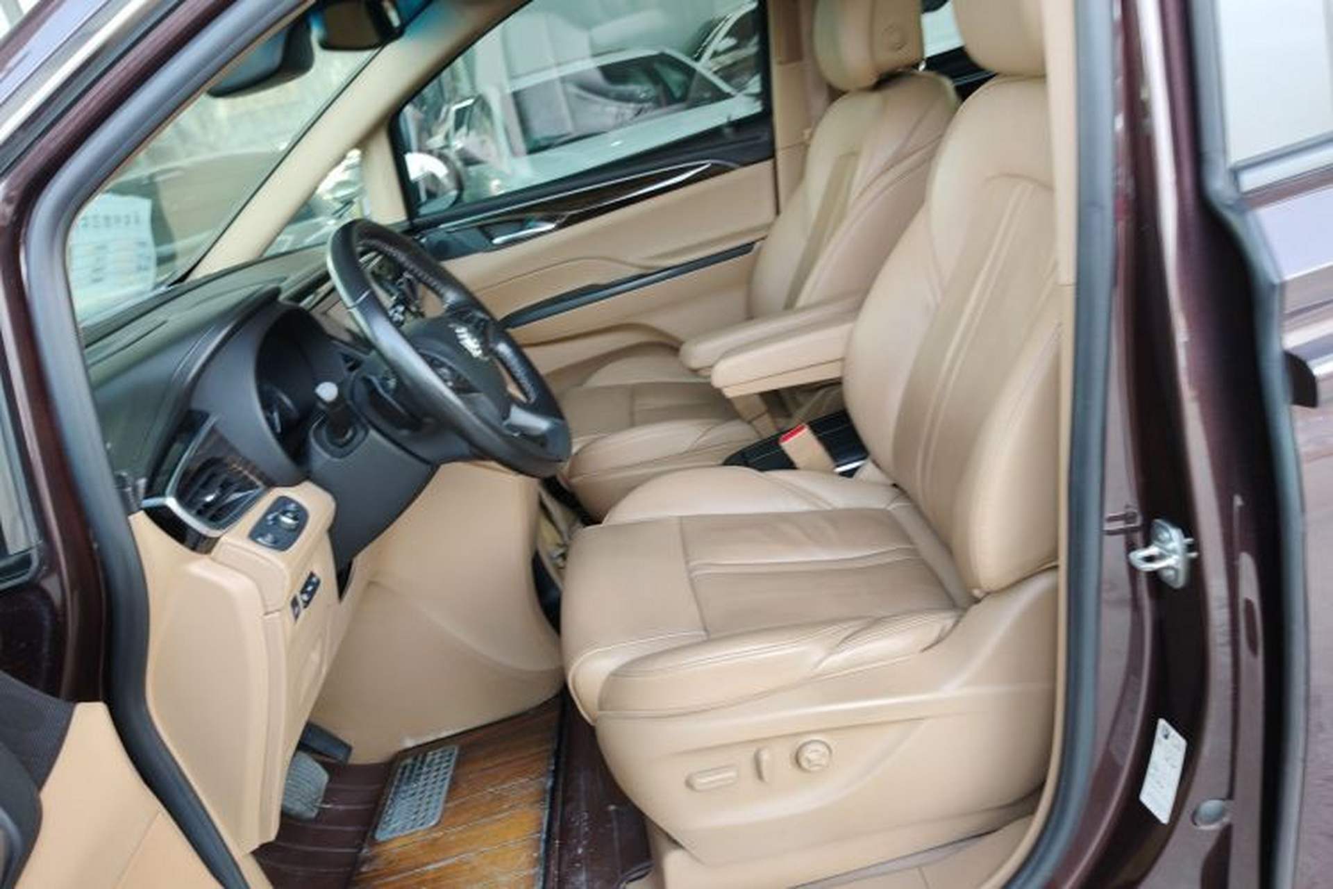 Used Buick GL8 2018 ES 28T Flagship Model China VI Standard Left Front Seat