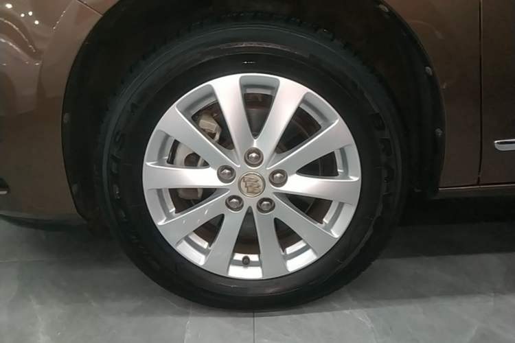 Used Buick GL8 2018 28T Luxury Model China VI Standard Left Front Wheel Hub