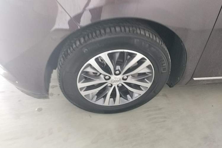 Used Buick GL8 2018 ES 28T Flagship Model China VI Standard Left Front Wheel Hub