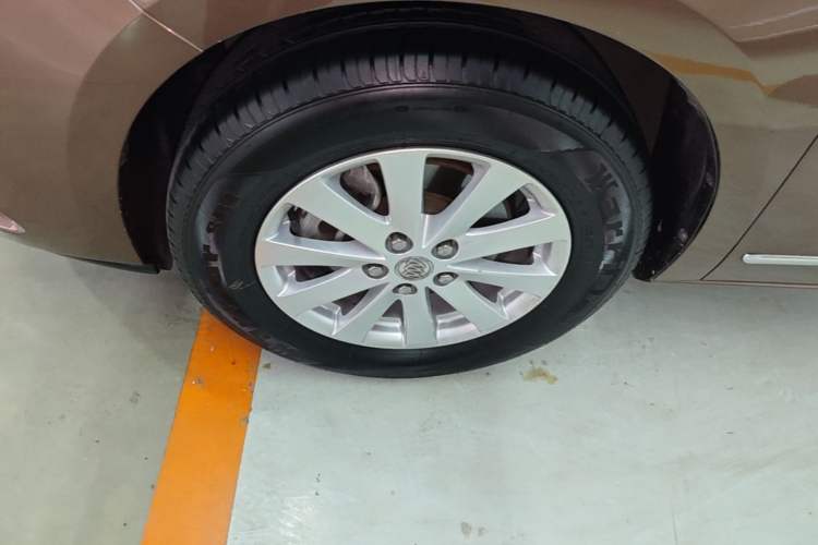 Used Buick GL8 2018 28T Luxury Model China VI Standard Left Front Wheel Hub