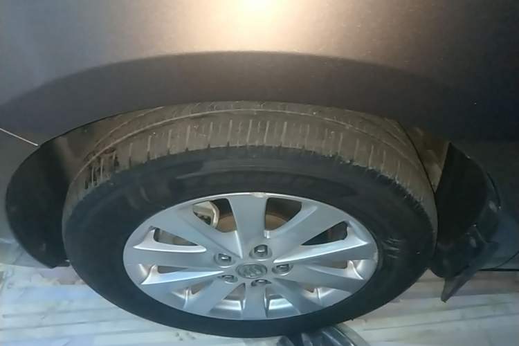 Used Buick GL8 2018 28T Luxury Model China VI Standard Left Front Wheel Hub