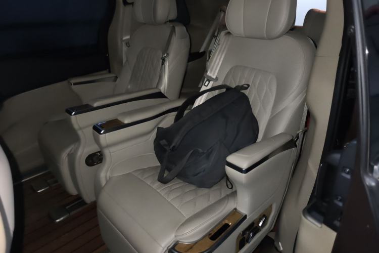 Used Buick GL8 2018 28T Luxury Model China VI Standard Left Rear Seat