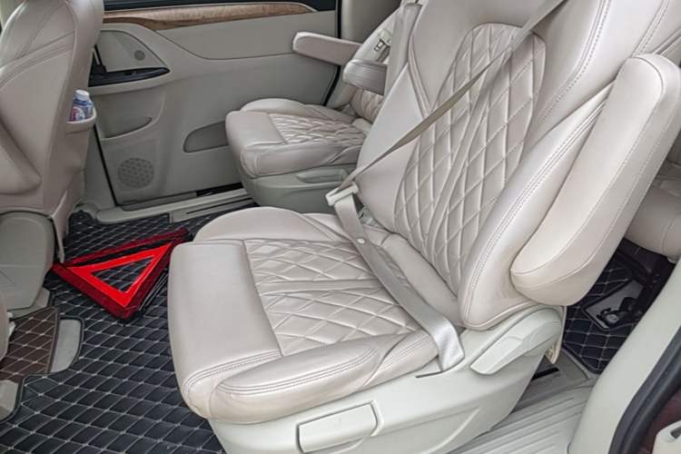 Used Buick GL8 2018 ES 28T Comfort Model China VI Standard Left Rear Seat
