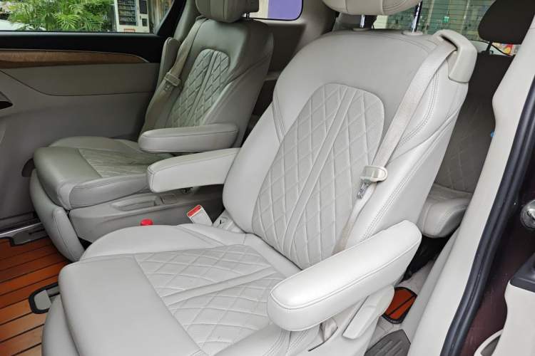 Used Buick GL8 2018 ES 28T Comfort Model China VI Standard Left Rear Seat