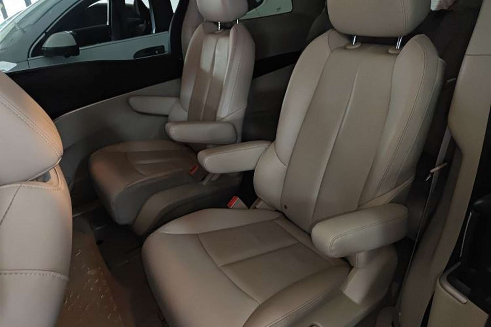 Used Buick GL8 2018 28T Luxury Model China VI Standard Left Rear Seat