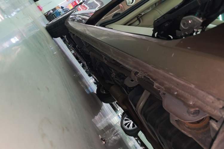 Used Buick GL8 2018 28T Luxury Model China VI Standard Left Side Sill