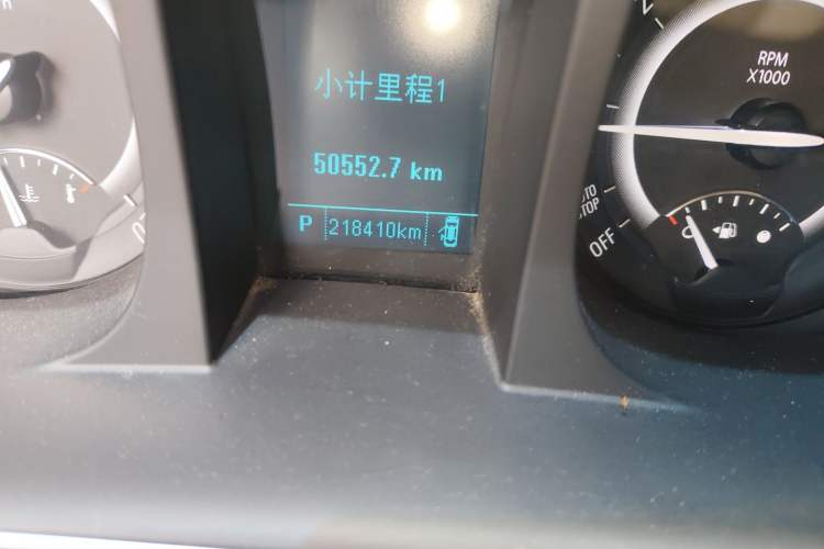 Used Buick GL8 2018 28T Comfort Model China VI Standard Odometer Close Up