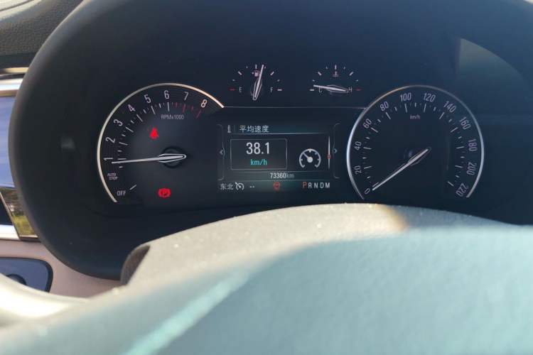 Used Buick GL8 2018 ES 28T Luxury Model China VI Standard Odometer Close Up