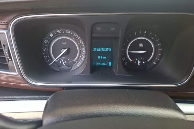 Used Buick GL8 2018 28T Comfort Model China VI Standard Odometer Close Up