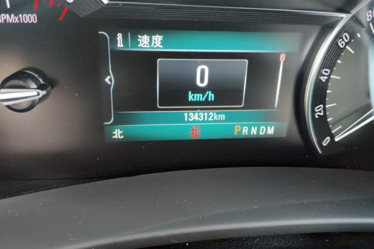 Used Buick GL8 2018 ES 28T Premium Model China VI Standard Odometer Close Up