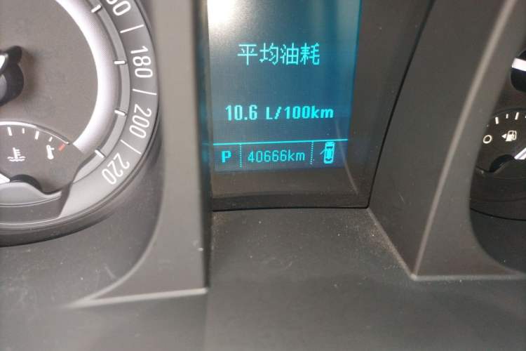 Used Buick GL8 2018 28T Luxury Model China VI Standard Odometer Close Up