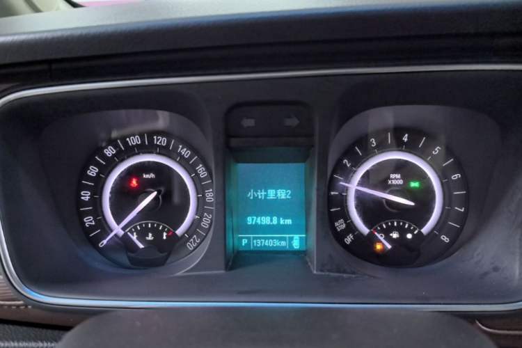 Used Buick GL8 2018 28T Luxury Model China VI Standard Odometer Close Up