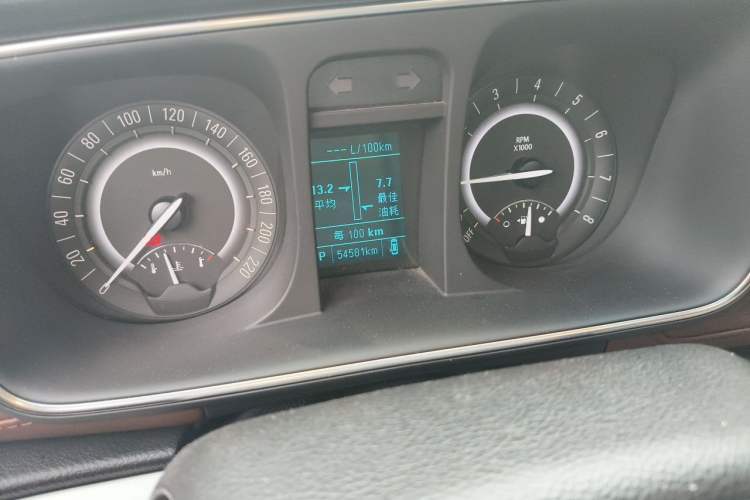 Used Buick GL8 2018 28T Prestige Version China VI Standard Odometer Close Up