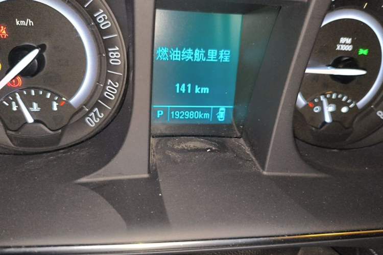 Used Buick GL8 2018 28T Luxury Model China VI Standard Odometer Close Up