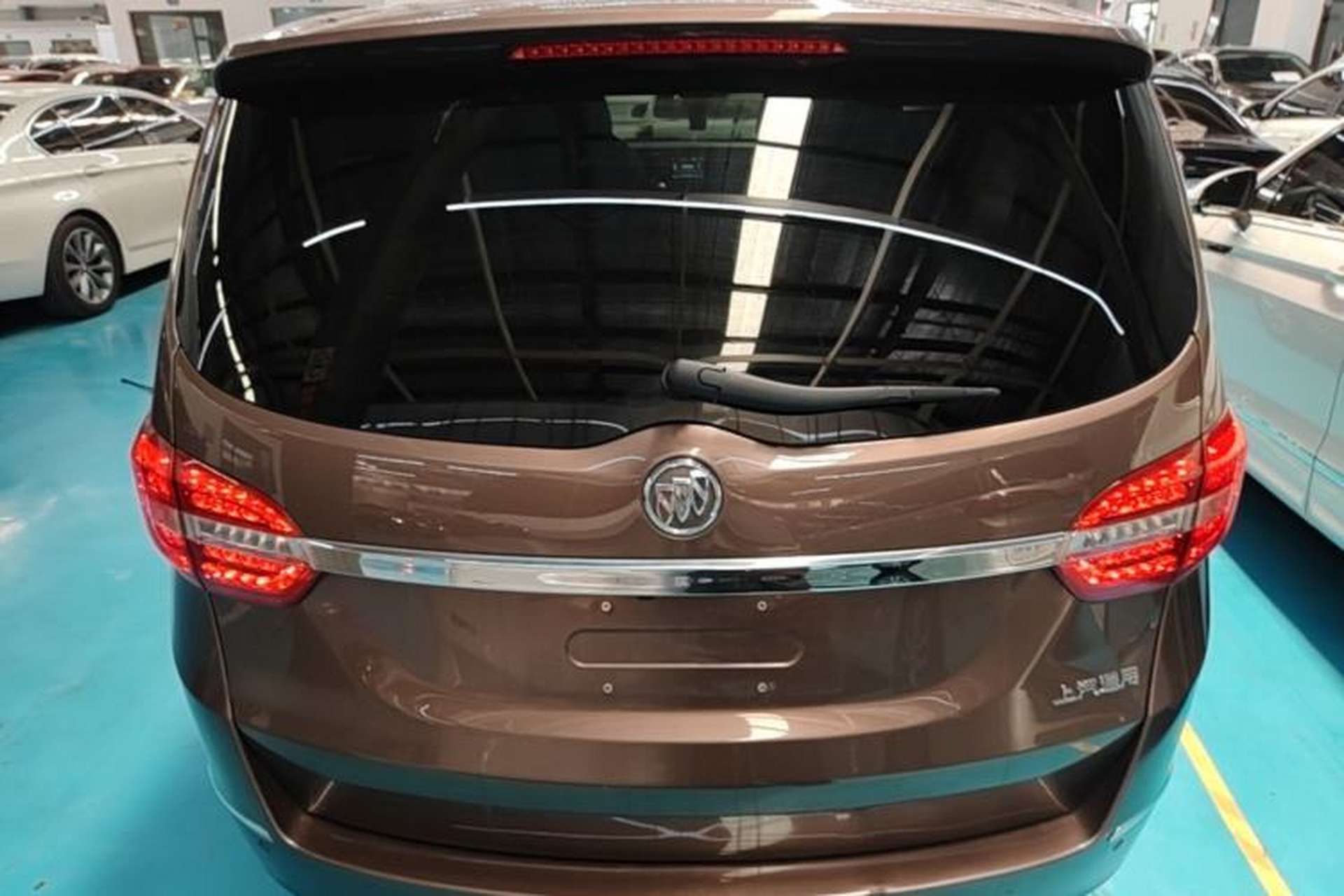 Used Buick GL8 2018 28T Luxury Model China VI Standard Rear