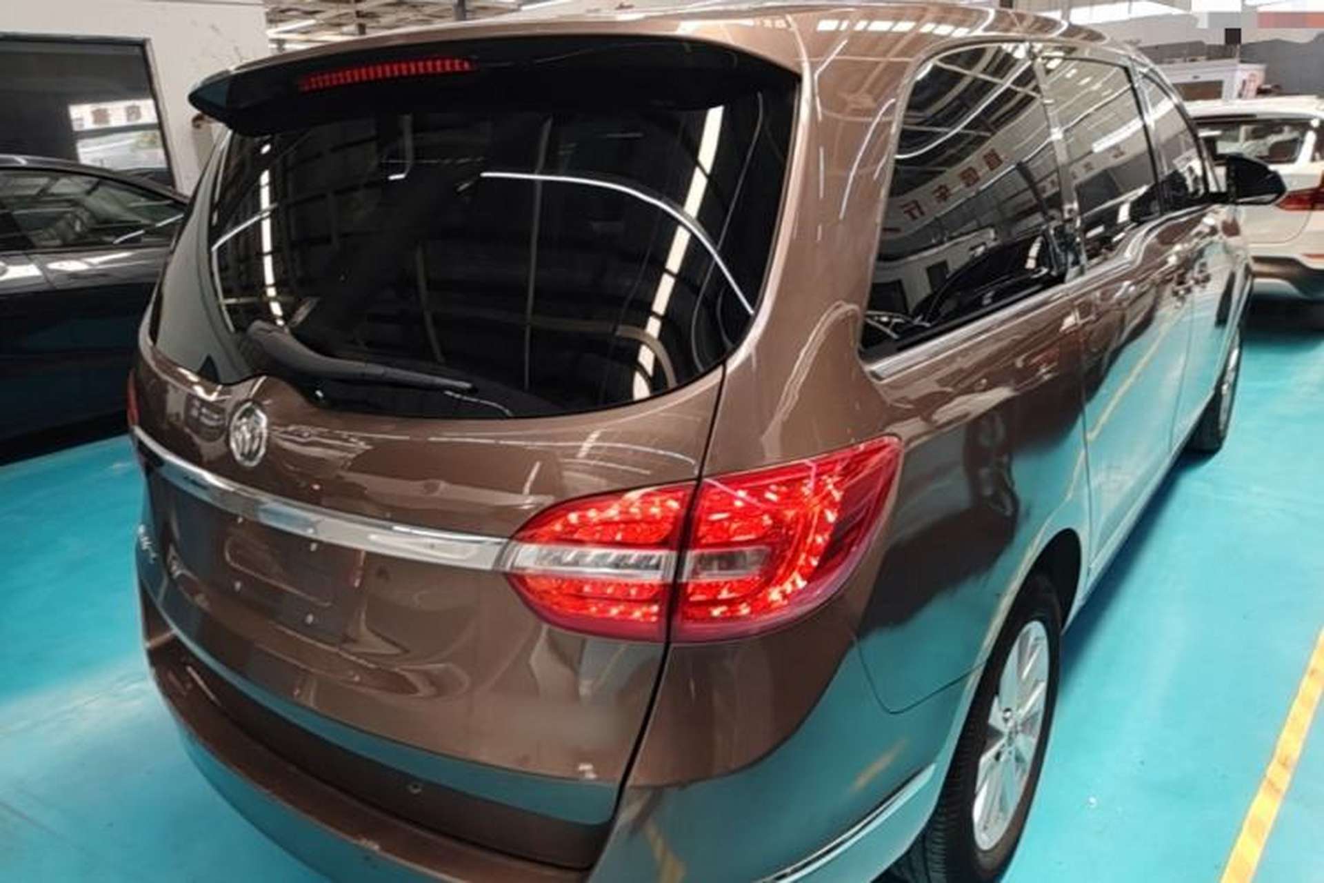 Used Buick GL8 2018 28T Luxury Model China VI Standard Rear Right 45 Deg