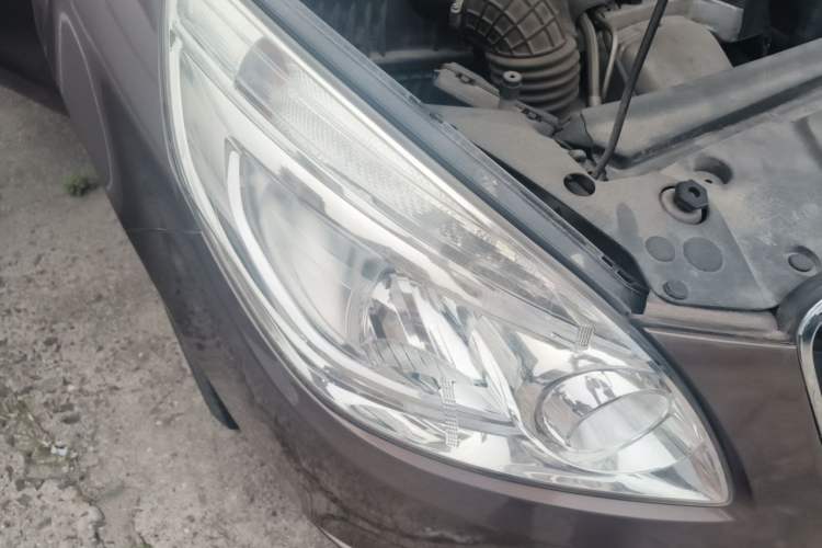 Used Buick GL8 2018 28T Comfort Model China VI Standard Right Front Headlight