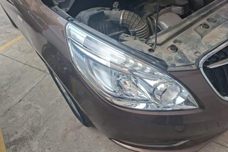 Used Buick GL8 2018 28T Comfort Model China VI Standard Right Front Headlight